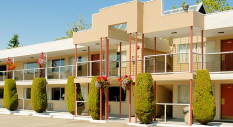 1-Grouse_Inn_Exterior_edit